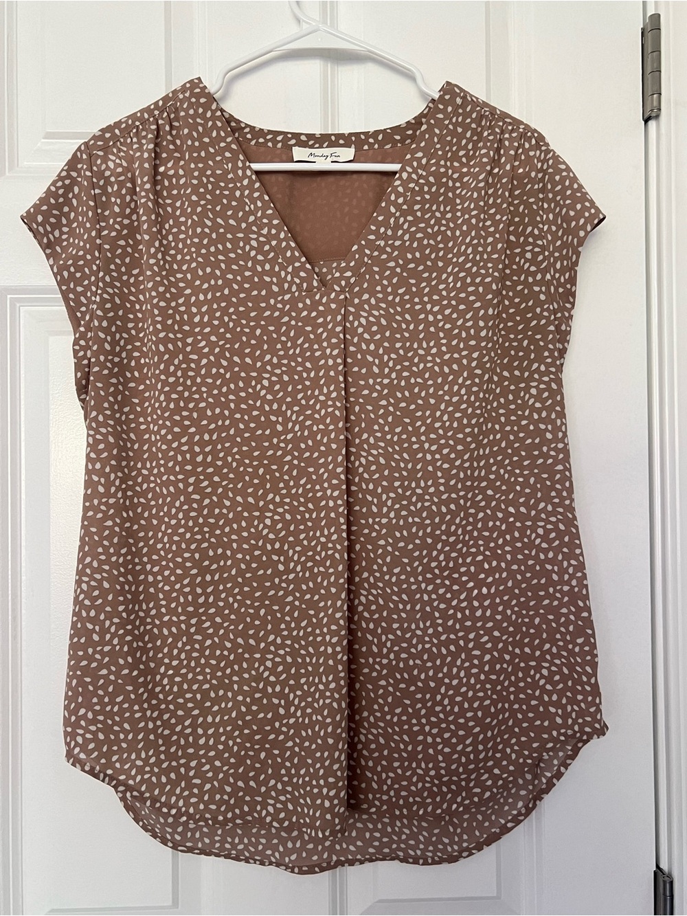 Casual V-Neck Cap Sleeve Blouse in Taupe with Cream Dot Print